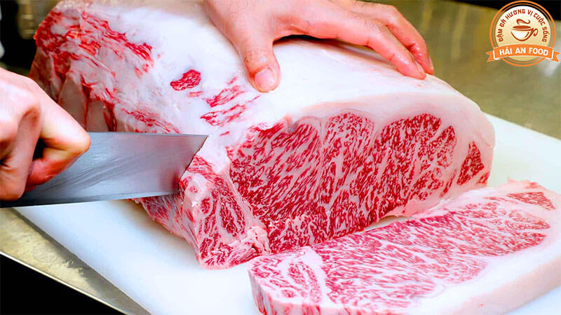 Cắt thịt bò Wagyu Nhật